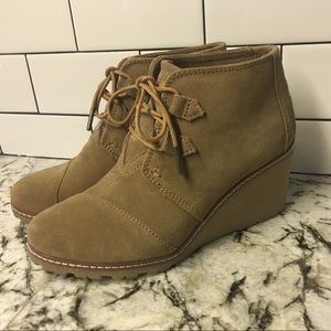 TOMS wedges
